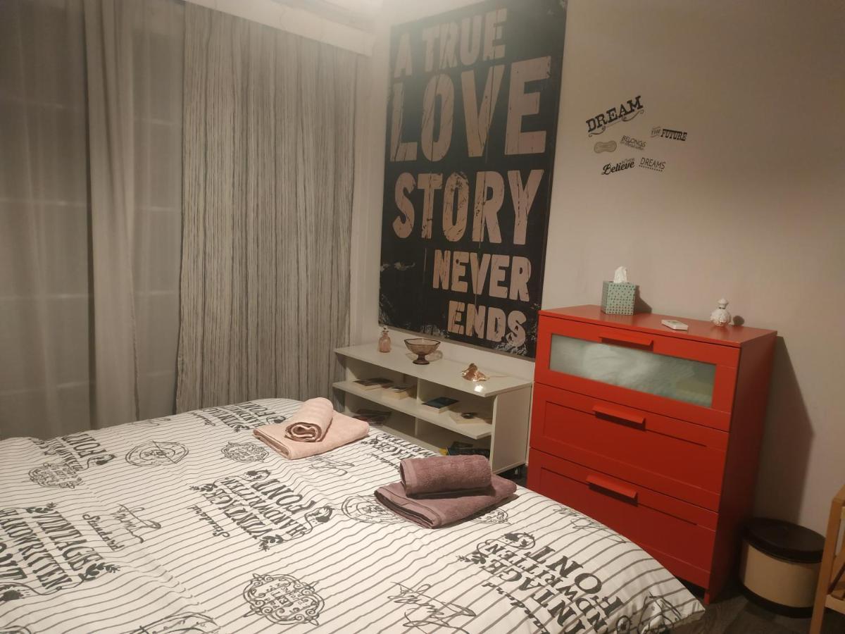 Cozy Apartment Near Metro Station Agia Marina Athens Ngoại thất bức ảnh